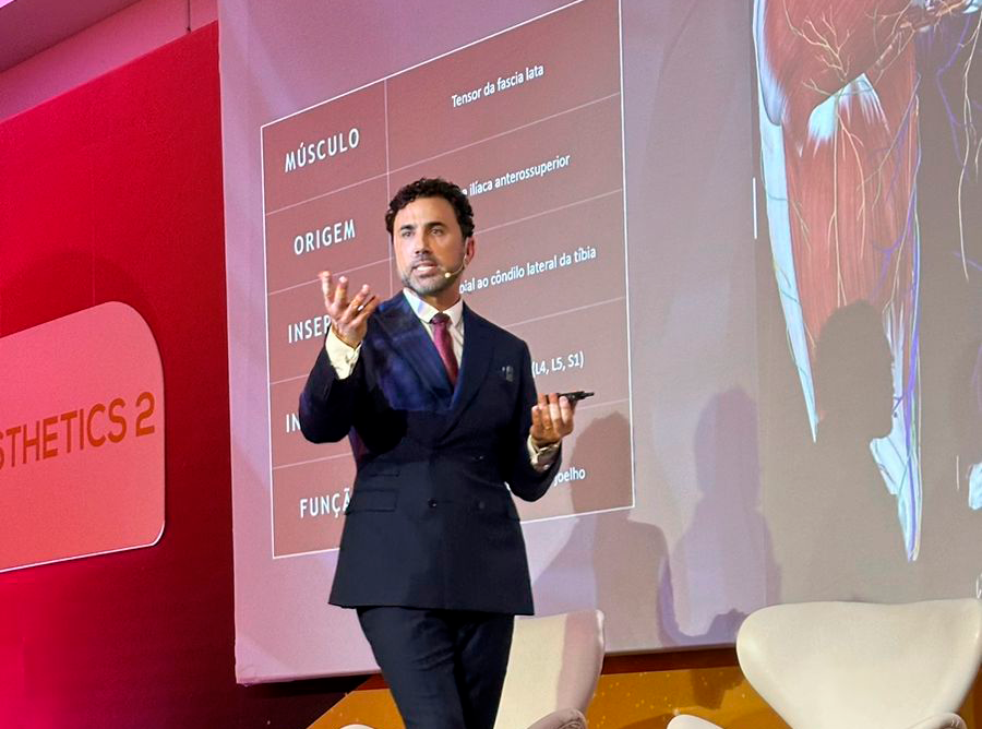 Dr Roberto Chacur é destaque no AMWC Brazil 2024 em São Paulo