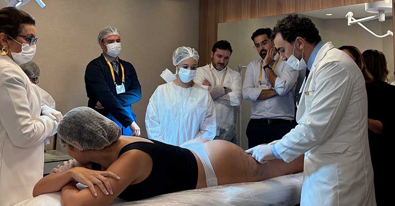 dr chacur realiza Prática em Educação Continuada GoldIncision
